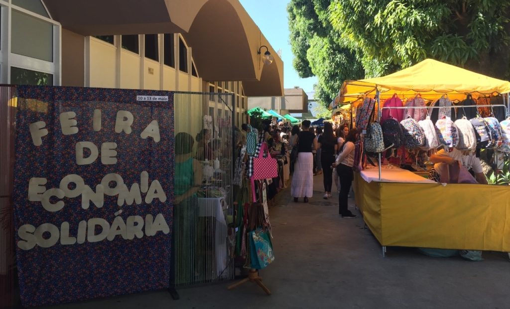 Feira de Economia Popular Solidária, na PUC Minas.