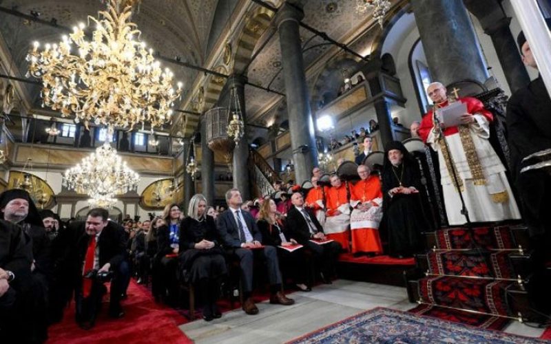 Papa: comunhão entre todos os batizados é prioridade