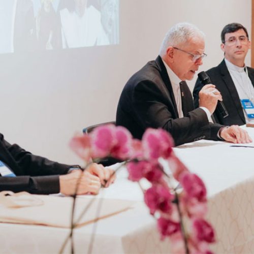 1º Encontro da Causa dos Santos no Brasil promovido pela CNBB reúne 70 participantes em reflexões sobre processos no país